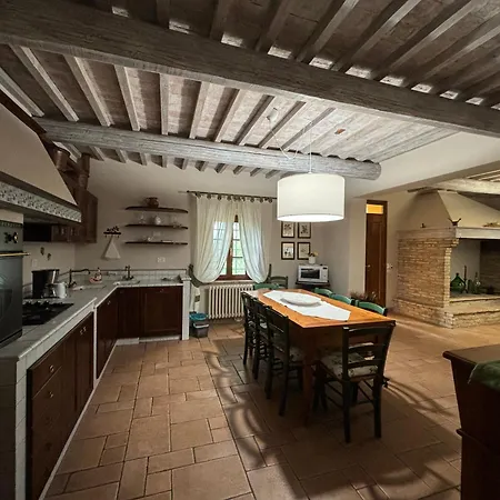 Podere Villabassa Фермерский дом